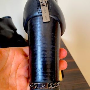 Michael Kors open toed shoes size 7